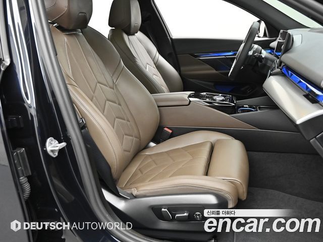 BMW 5-Series 2026 — photo 10