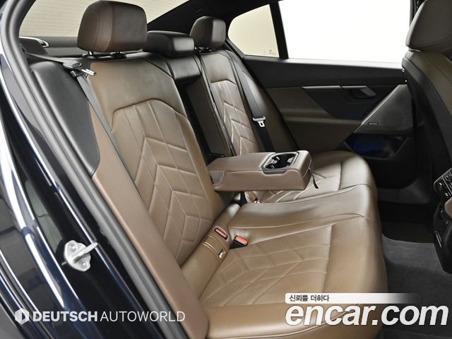 BMW 5-Series 2026 — photo 12