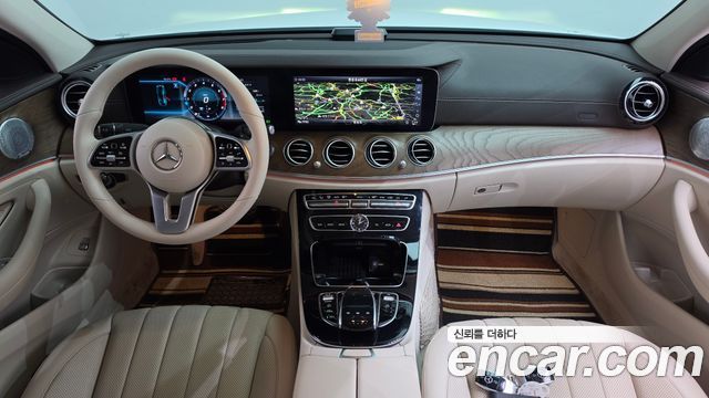 Mercedes-Benz E-Class 2019 — photo 10