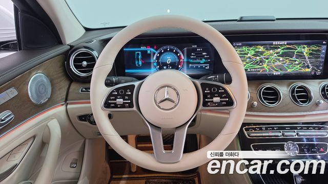 Mercedes-Benz E-Class 2019 — photo 19