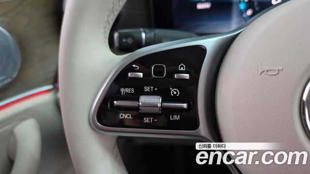 Mercedes-Benz E-Class 2019 — photo 22