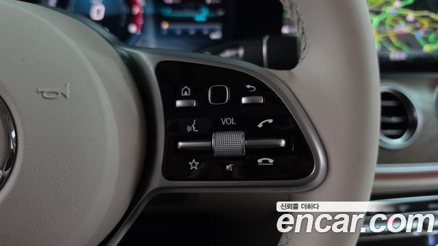Mercedes-Benz E-Class 2019 — photo 23