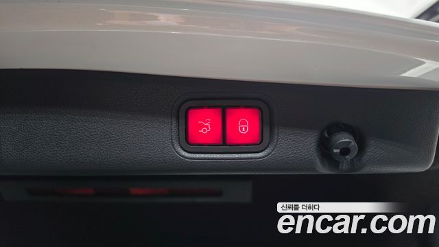Mercedes-Benz E-Class 2019 — photo 25