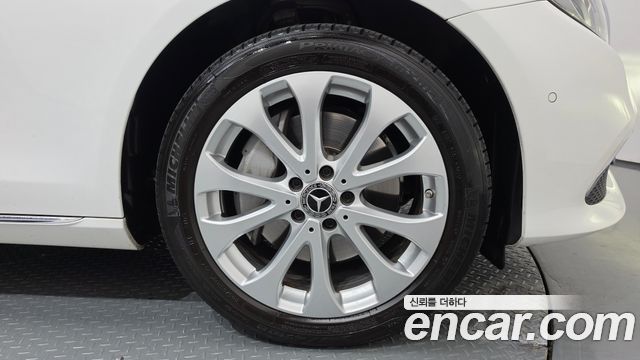 Mercedes-Benz E-Class 2019 — photo 7