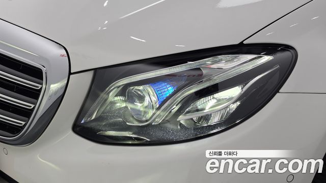 Mercedes-Benz E-Class 2019 — photo 8
