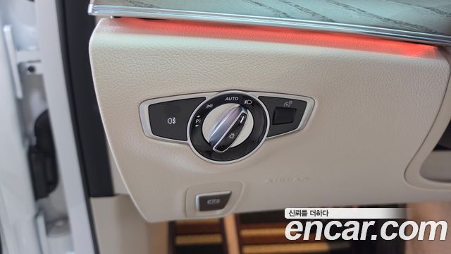Mercedes-Benz E-Class 2019 — photo 29