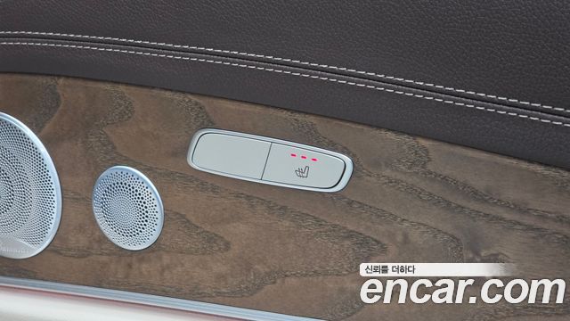 Mercedes-Benz E-Class 2019 — photo 34
