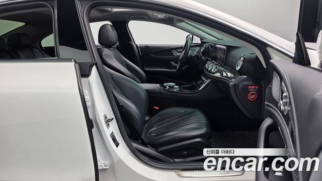 Mercedes-Benz CLS-Class 2019 — photo 16