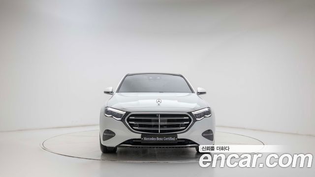 Mercedes-Benz E-Class 2026 — photo 3