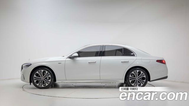 Mercedes-Benz E-Class 2026 — photo 4