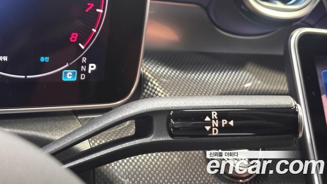 Mercedes-Benz C-Class 2026 — photo 9