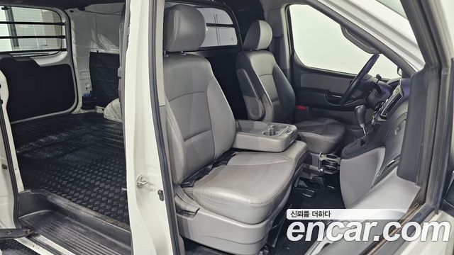 Hyundai Starex 2019 — photo 17