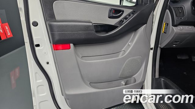 Hyundai Starex 2019 — photo 15