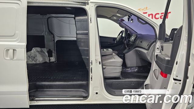 Hyundai Starex 2019 — photo 16