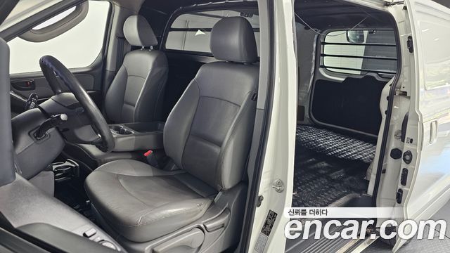 Hyundai Starex 2019 — photo 28
