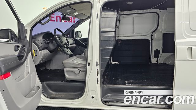 Hyundai Starex 2019 — photo 29