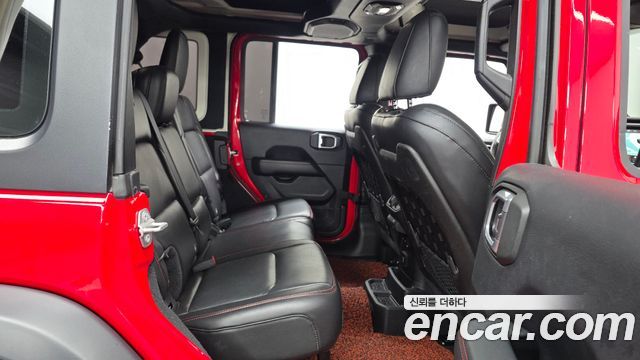 Jeep Wrangler 2018 — photo 12