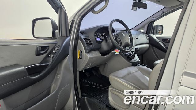Hyundai Starex 2019 — photo 13