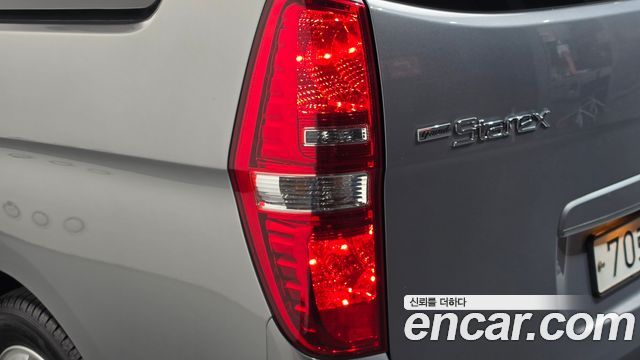 Hyundai Starex 2019 — photo 9