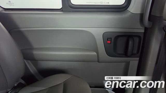 Hyundai Starex 2019 — photo 15