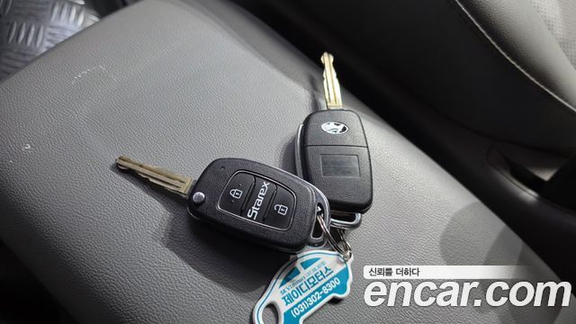 Hyundai Starex 2019 — photo 28