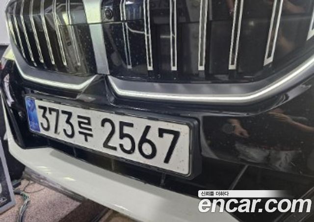 BMW 5-Series 2025 — photo 1