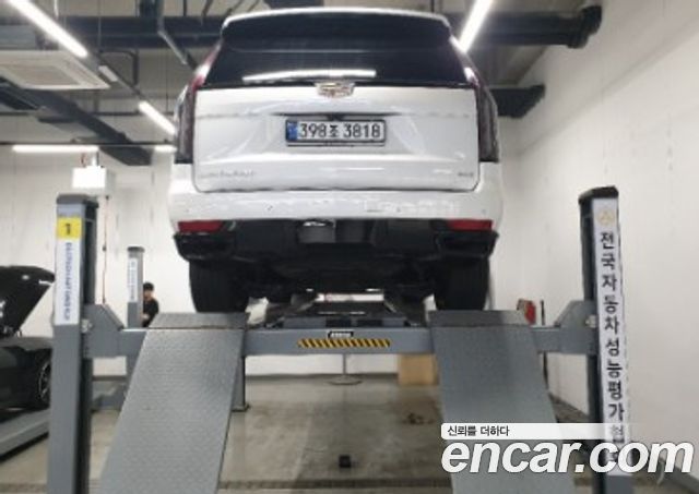 Cadillac Escalade 2022 — photo 2