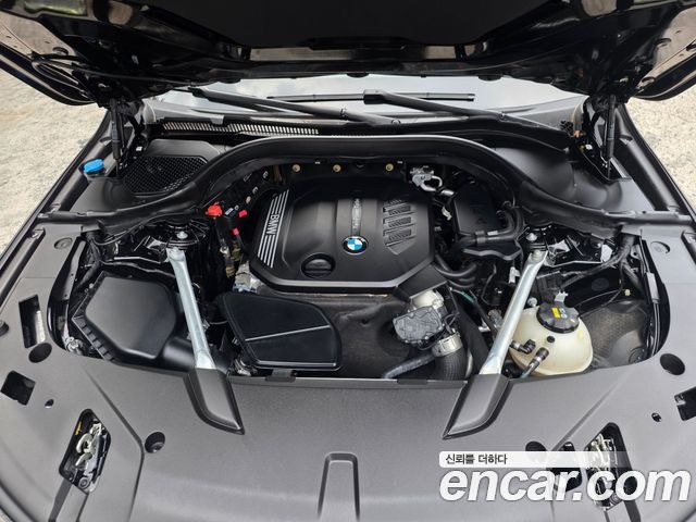 BMW Gran Turismo 2021 — photo 8