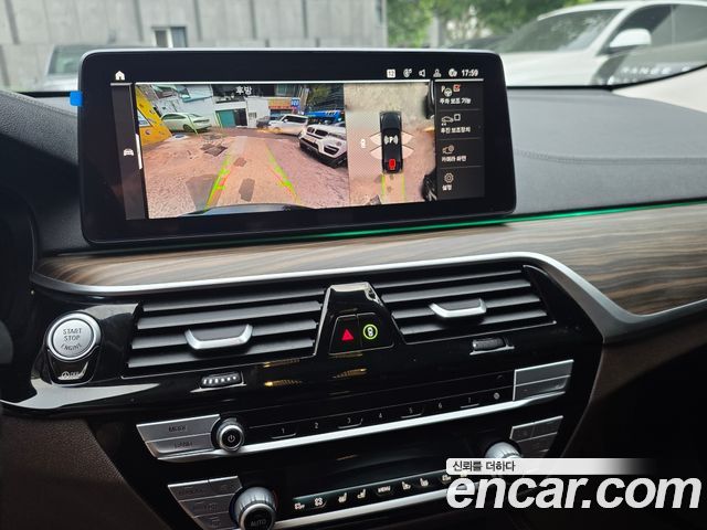 BMW Gran Turismo 2021 — photo 13