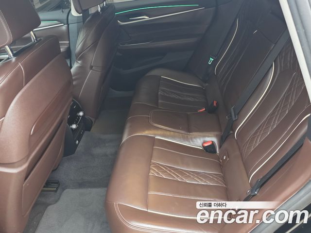 BMW Gran Turismo 2021 — photo 16