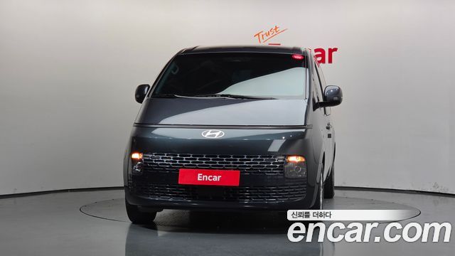 Hyundai Staria 2025 — photo 3