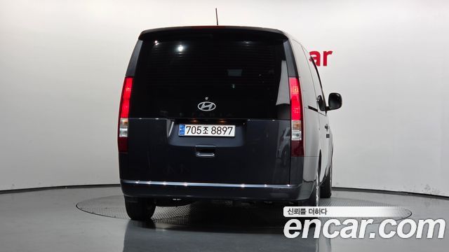 Hyundai Staria 2025 — photo 4