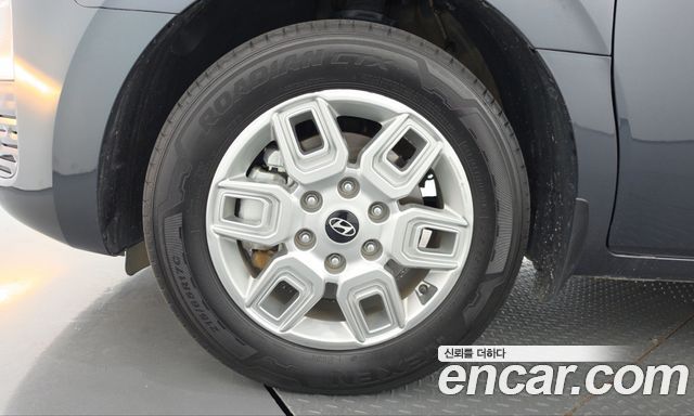 Hyundai Staria 2025 — photo 5