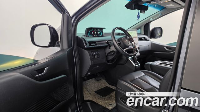 Hyundai Staria 2025 — photo 13