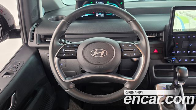 Hyundai Staria 2025 — photo 20