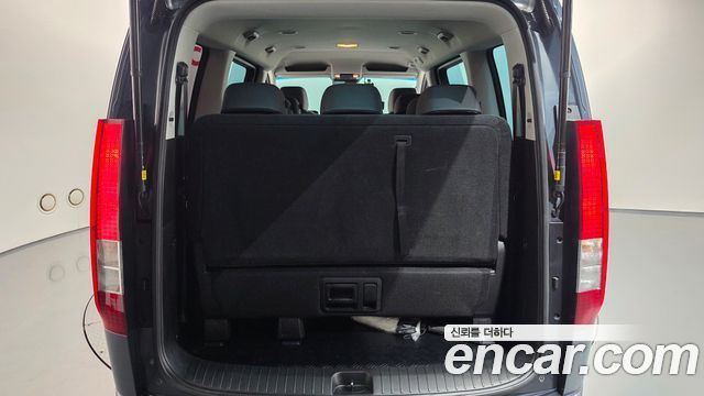 Hyundai Staria 2025 — photo 23