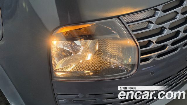 Hyundai Staria 2025 — photo 8