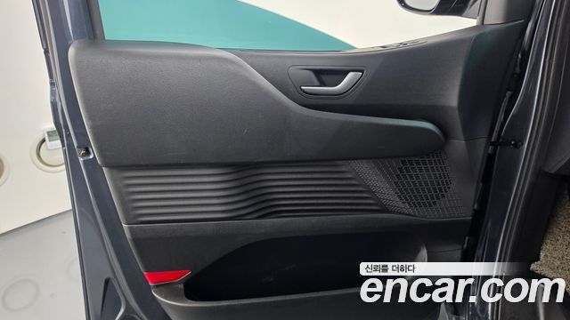 Hyundai Staria 2025 — photo 14
