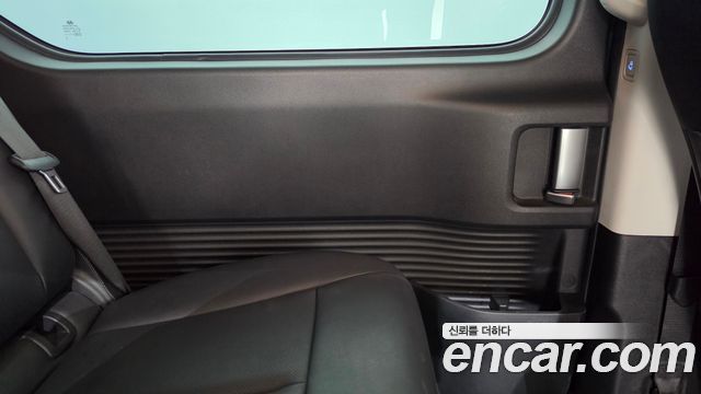 Hyundai Staria 2025 — photo 15