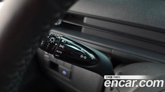 Hyundai Staria 2025 — photo 28