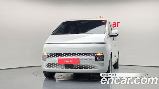 Hyundai Staria 2025 — photo 3