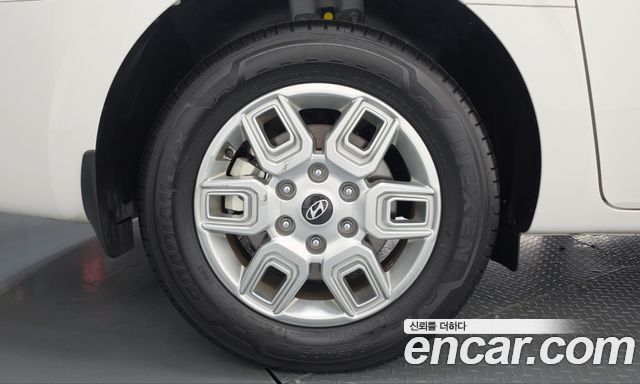 Hyundai Staria 2025 — photo 5