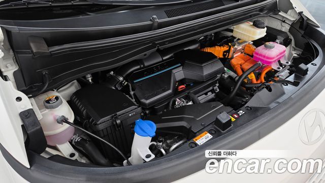 Hyundai Staria 2025 — photo 6