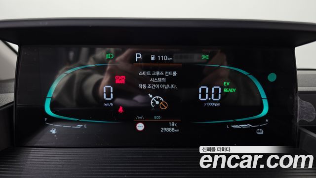 Hyundai Staria 2025 — photo 11