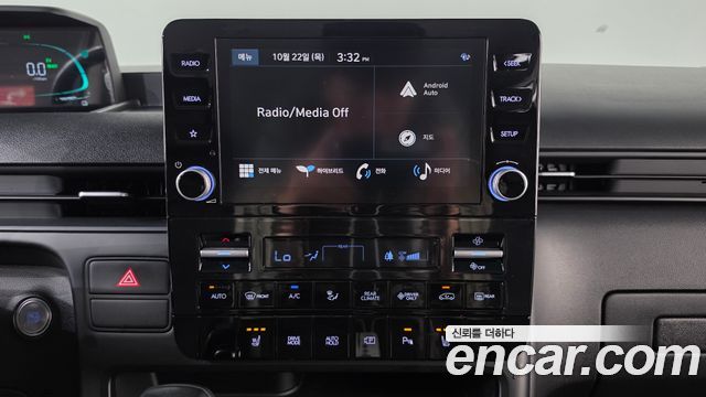 Hyundai Staria 2025 — photo 19