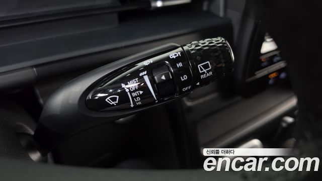 Hyundai Staria 2025 — photo 28