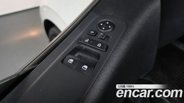 Hyundai Staria 2025 — photo 29