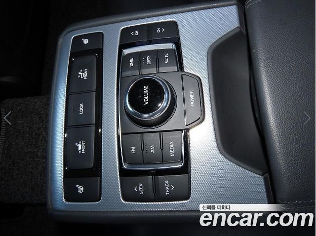 Genesis G80 2017 — photo 18