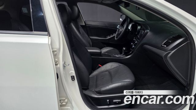 Kia K5 2015 — photo 17