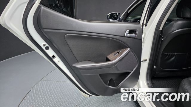 Kia K5 2015 — photo 15